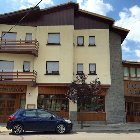 Hotel La Rambla Биескас Екстериор снимка