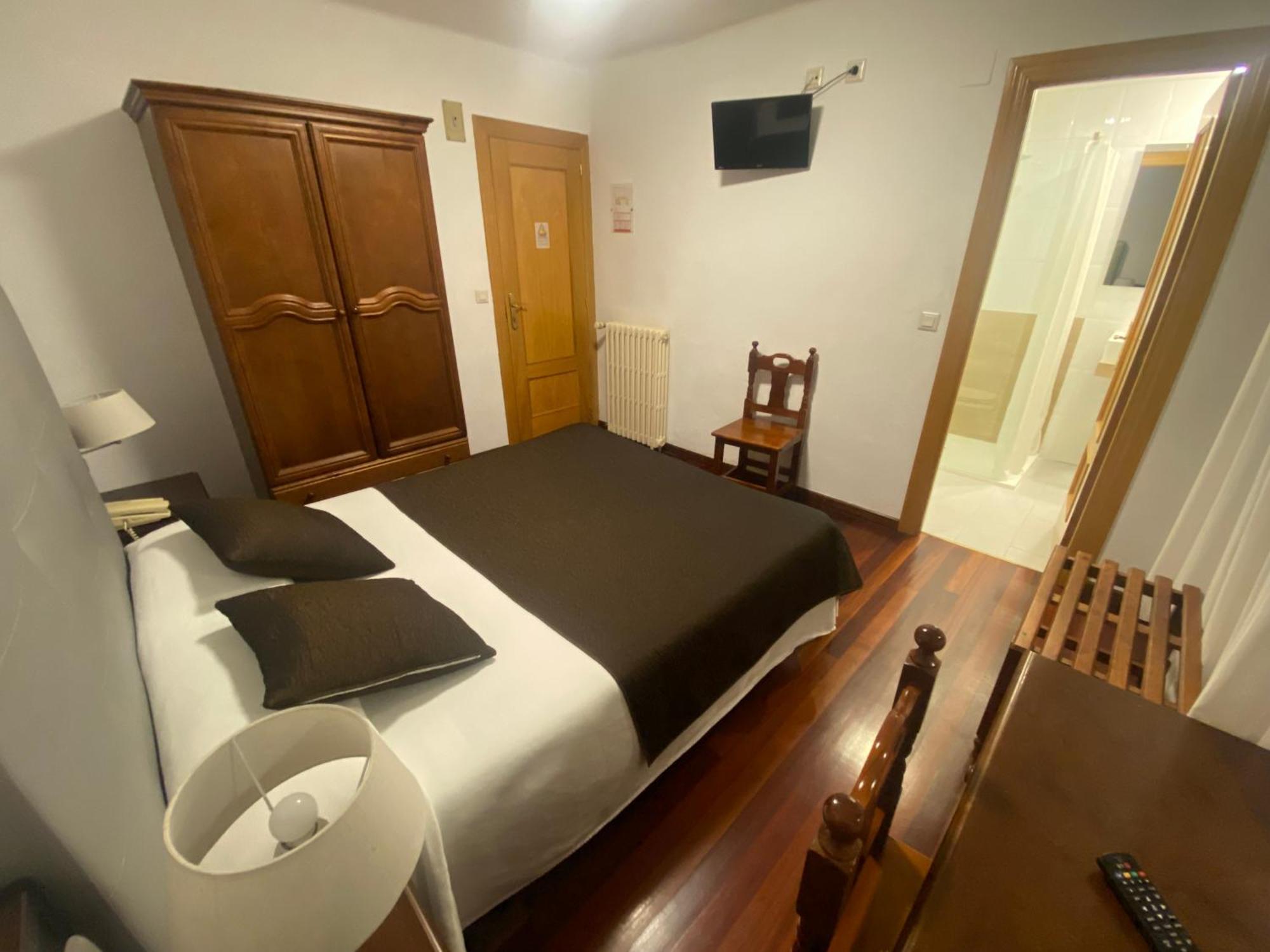 Hotel La Rambla Биескас Екстериор снимка