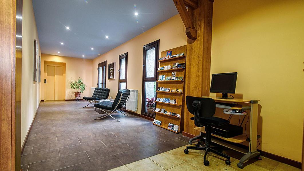 Hotel La Rambla Биескас Екстериор снимка