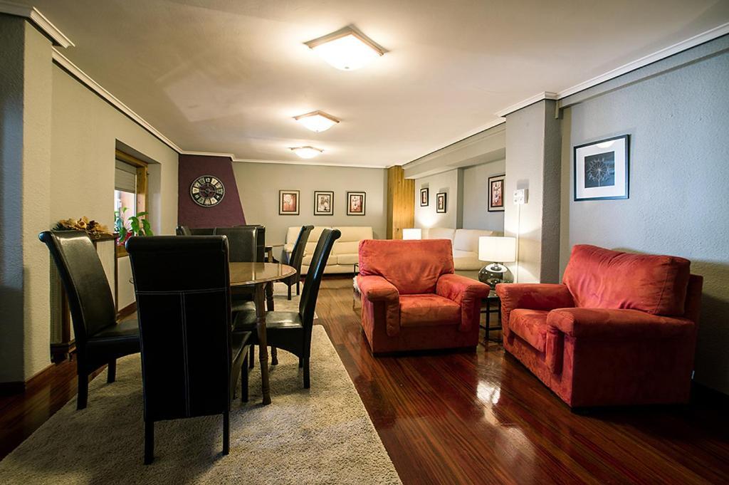 Hotel La Rambla Биескас Екстериор снимка