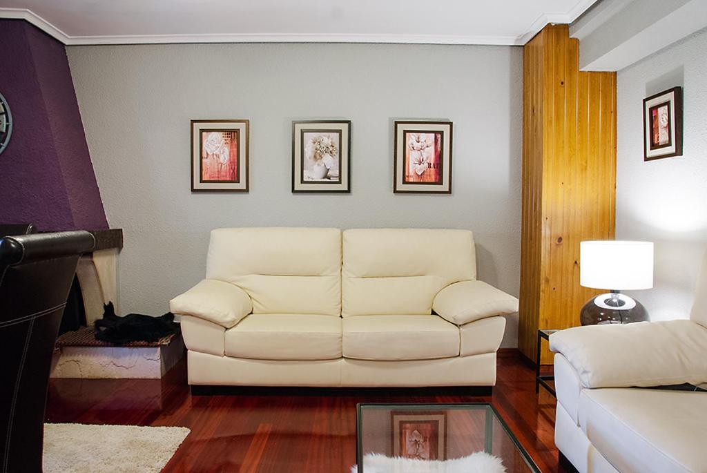 Hotel La Rambla Биескас Екстериор снимка