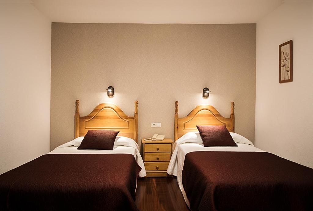Hotel La Rambla Биескас Екстериор снимка
