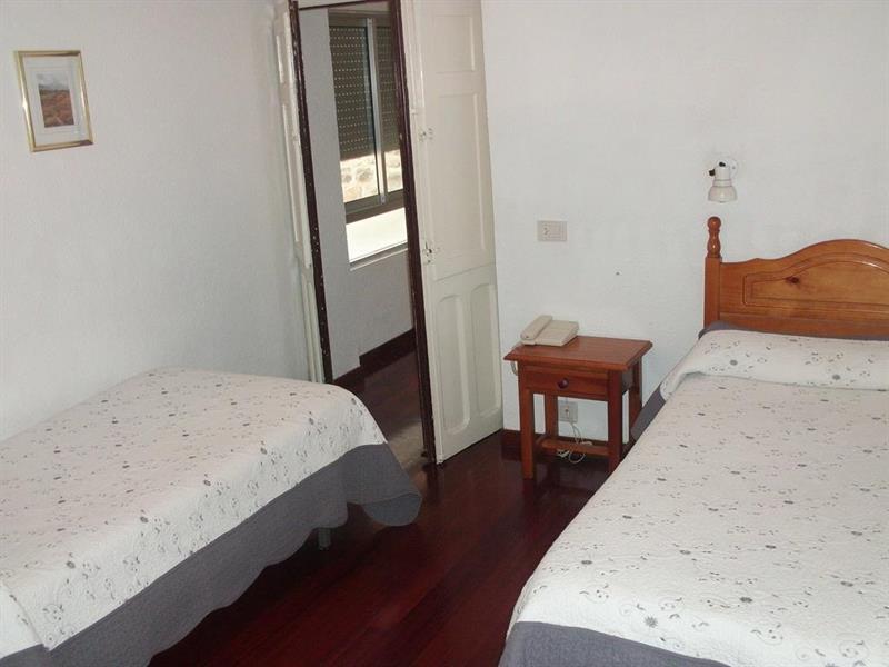 Hotel La Rambla Биескас Екстериор снимка